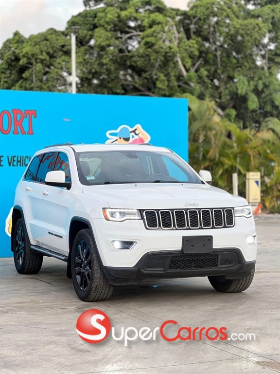 2020 Jeep Cherokee Laredo — foto 2 / 12