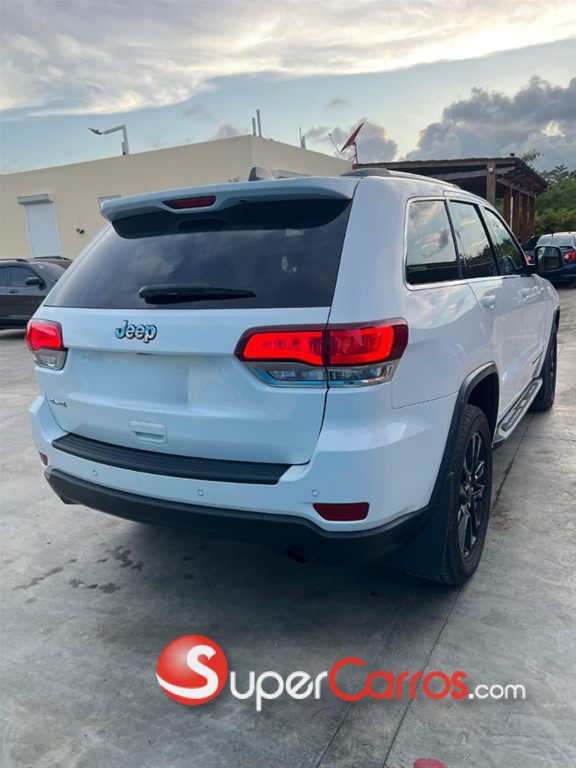 2020 Jeep Cherokee Laredo — foto 6 / 12