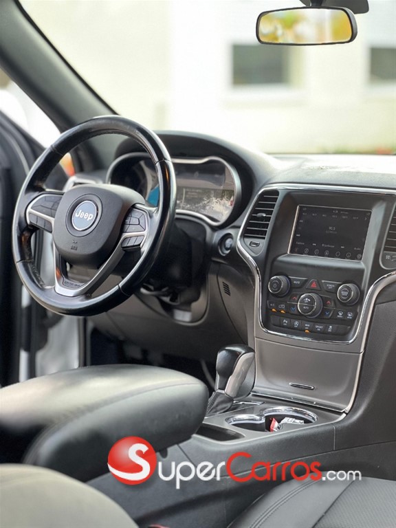 2020 Jeep Cherokee Laredo — foto 11 / 12
