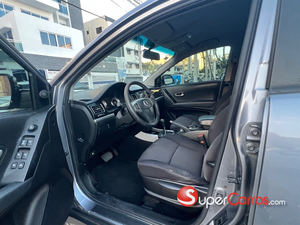 2013 SsangYong Korando — foto 8 / 12