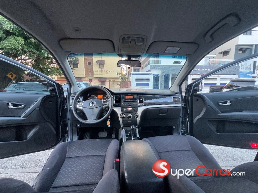 2013 SsangYong Korando — foto 10 / 12