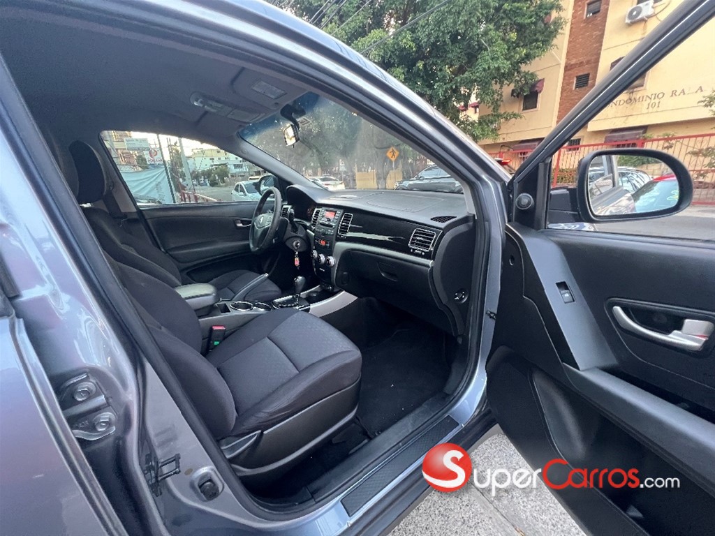 2013 SsangYong Korando — foto 12 / 12