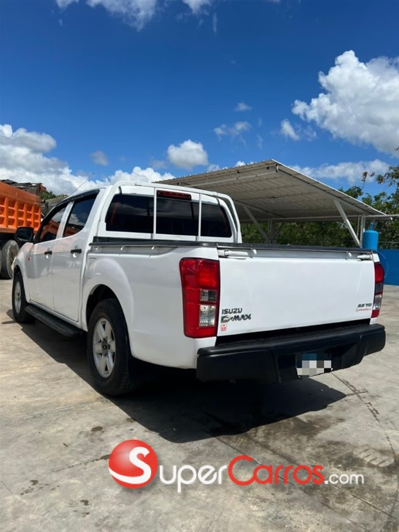 2016 Isuzu DMAX — foto 3 / 9