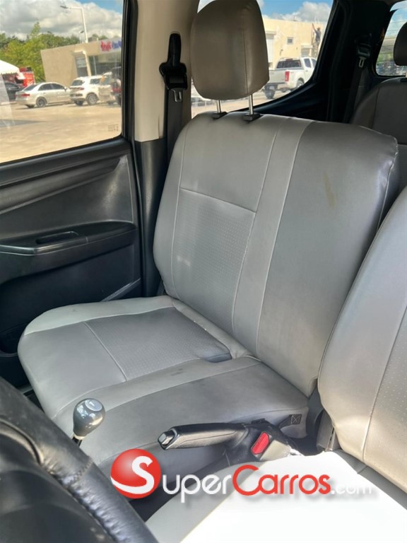 2016 Isuzu DMAX — foto 6 / 9