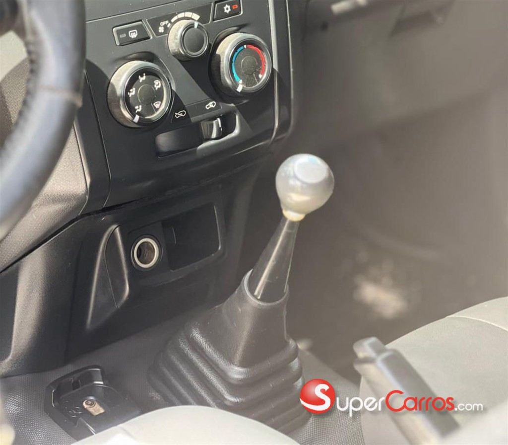 2016 Isuzu DMAX — foto 8 / 9