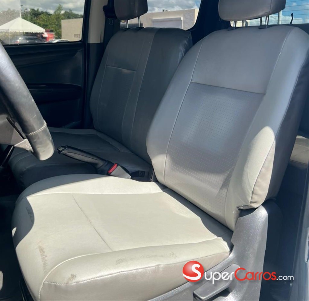2016 Isuzu DMAX — foto 9 / 9