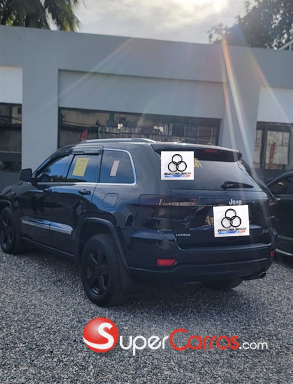 2012 Jeep Grand Cherokee Laredo — foto 7 / 8