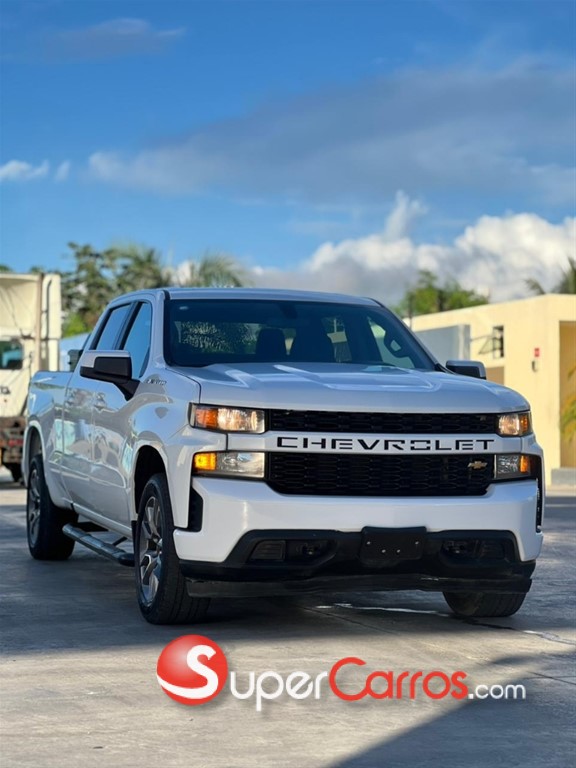 2019 Chevrolet Silverado — foto 2 / 12
