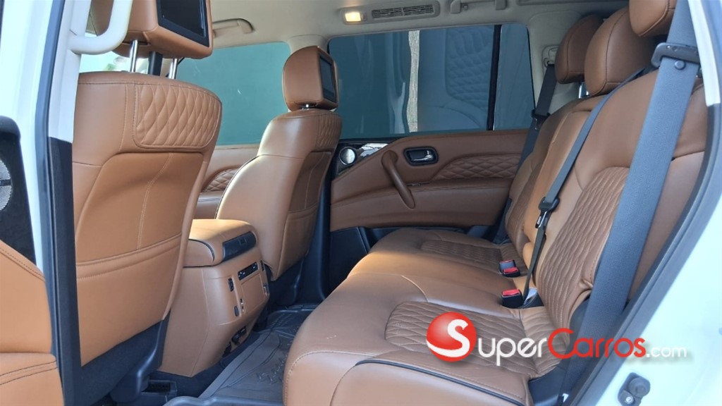 2022 Infiniti QX-80 — foto 10 / 12