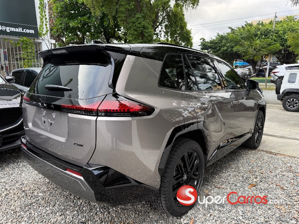 2027 Toyota RAV4 XSE Hybrid — foto 4 / 12
