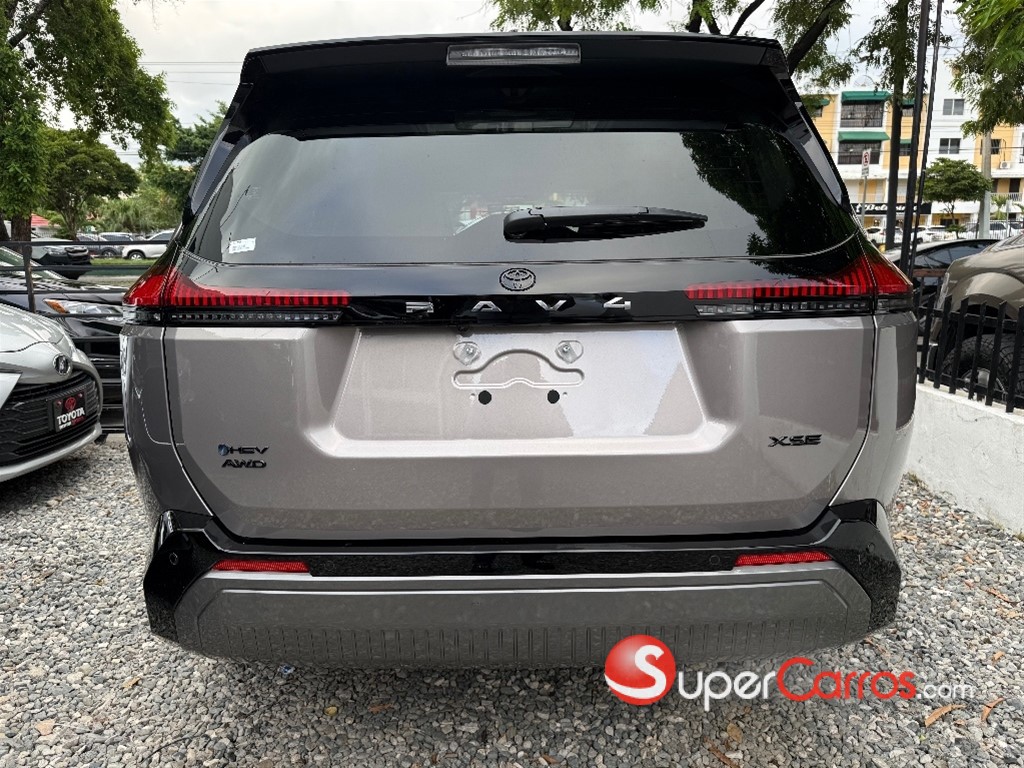 2027 Toyota RAV4 XSE Hybrid — foto 6 / 12
