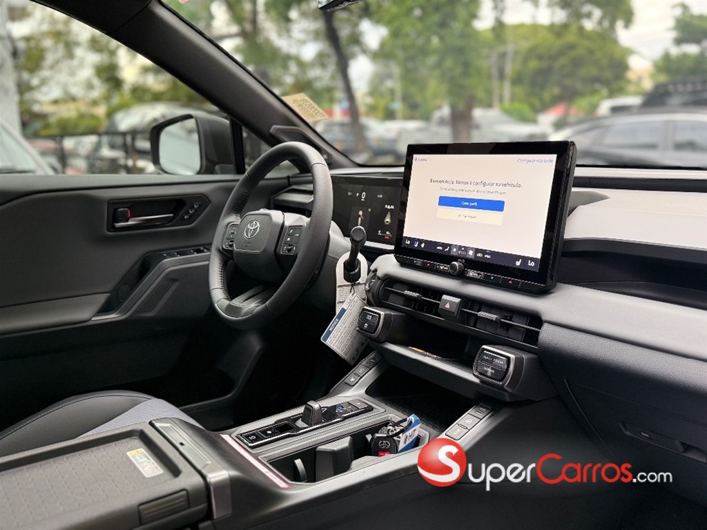 2027 Toyota RAV4 XSE Hybrid — foto 7 / 12