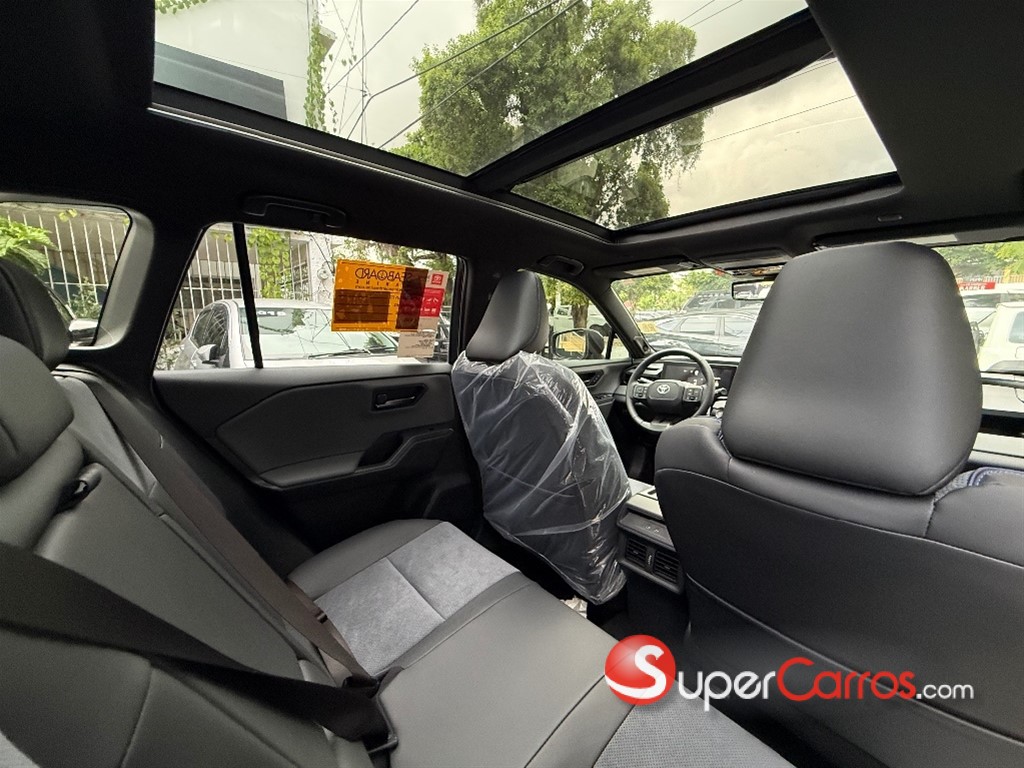 2027 Toyota RAV4 XSE Hybrid — foto 12 / 12
