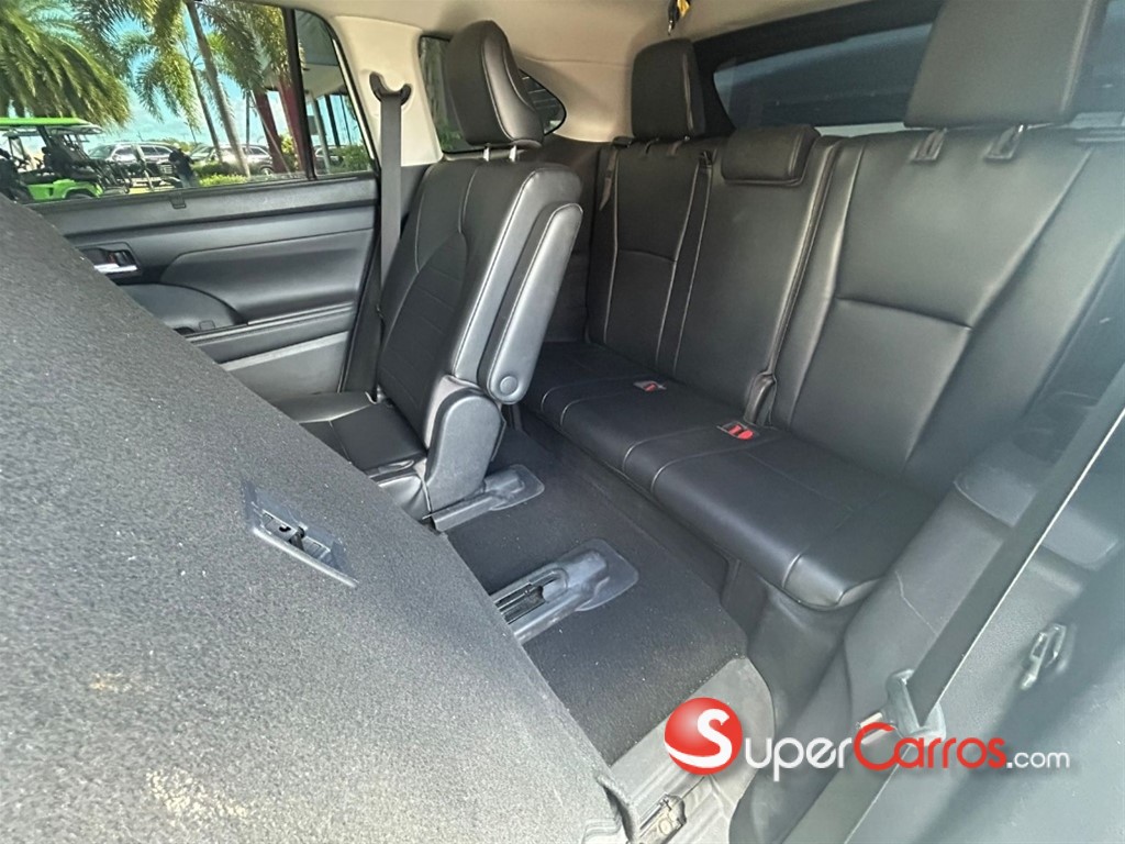 2021 Toyota Grand Highlander XLE — foto 5 / 10