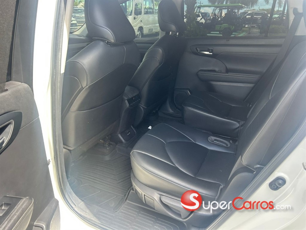 2021 Toyota Grand Highlander XLE — foto 8 / 10