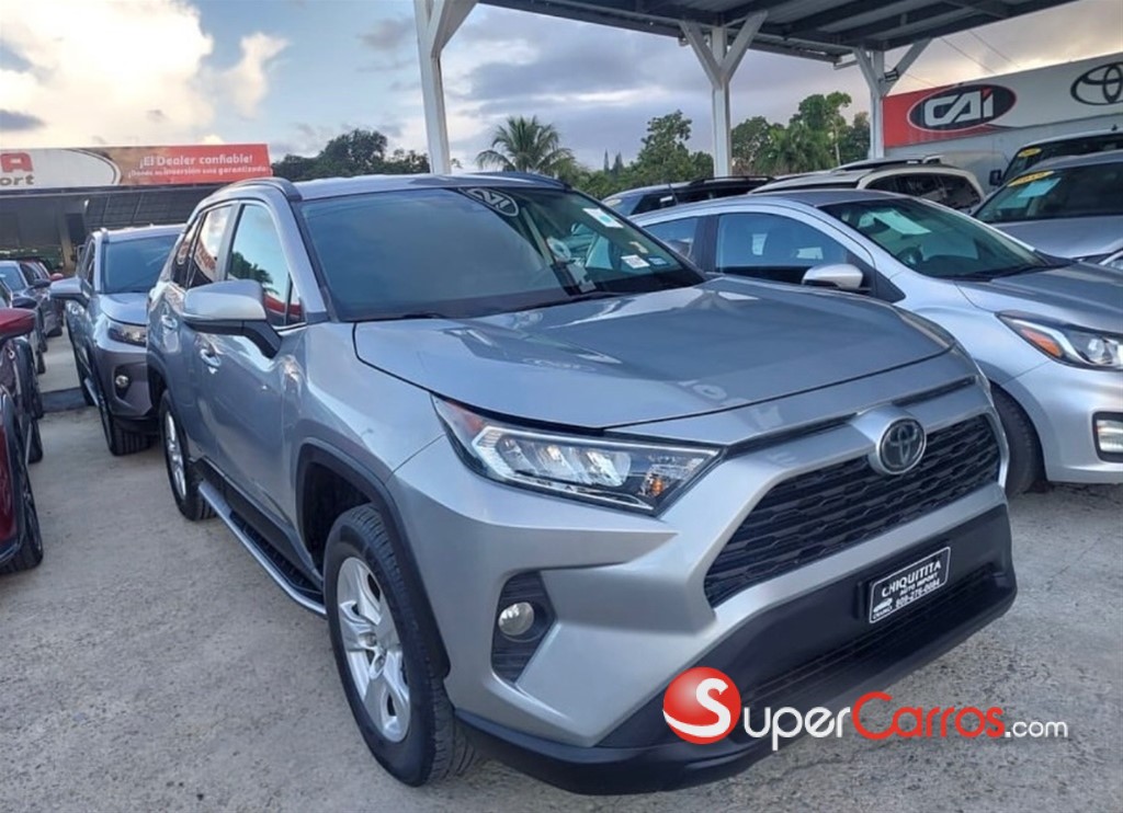 2020 Toyota RAV4 XLE — foto 2 / 9