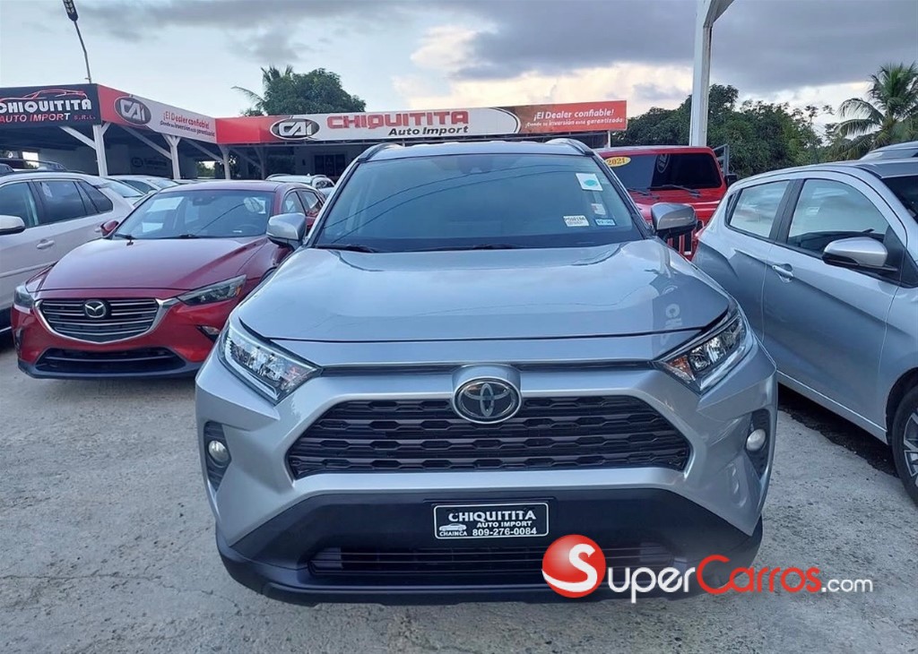 2020 Toyota RAV4 XLE — foto 3 / 9