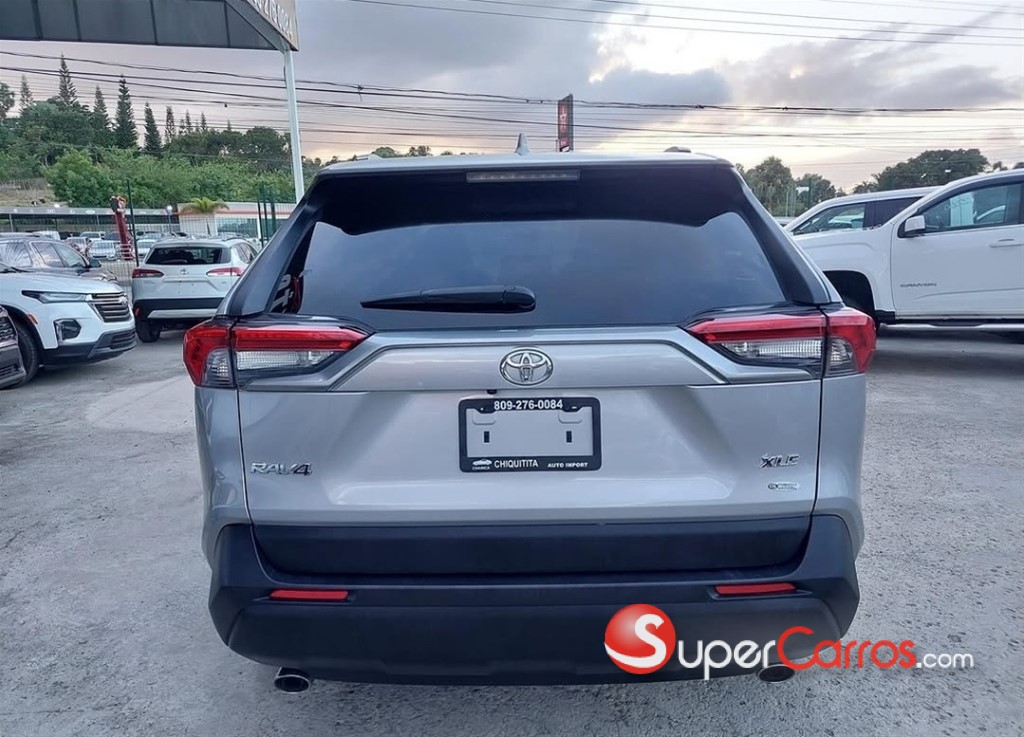 2020 Toyota RAV4 XLE — foto 9 / 9