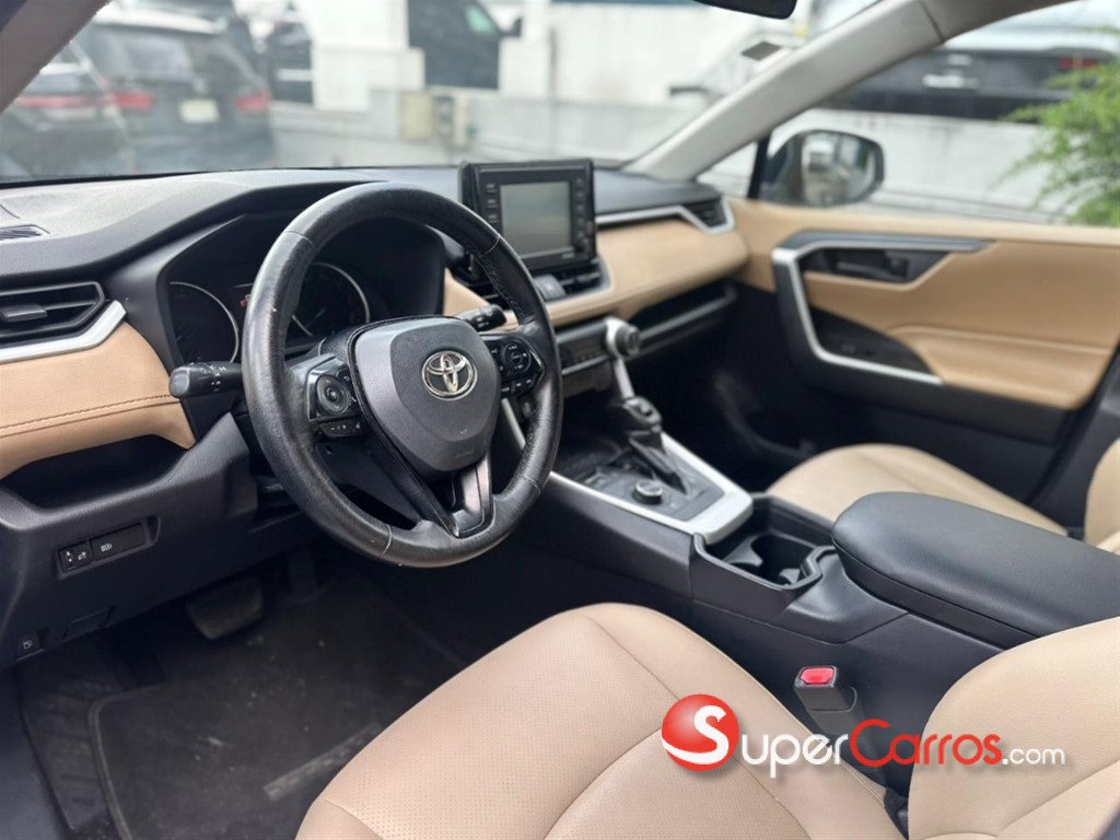 2021 Toyota RAV4 LE Hibrid — foto 7 / 9