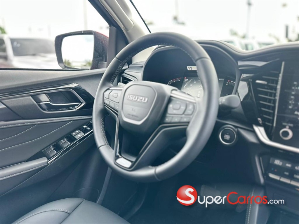 2027 Isuzu Mux — foto 6 / 12