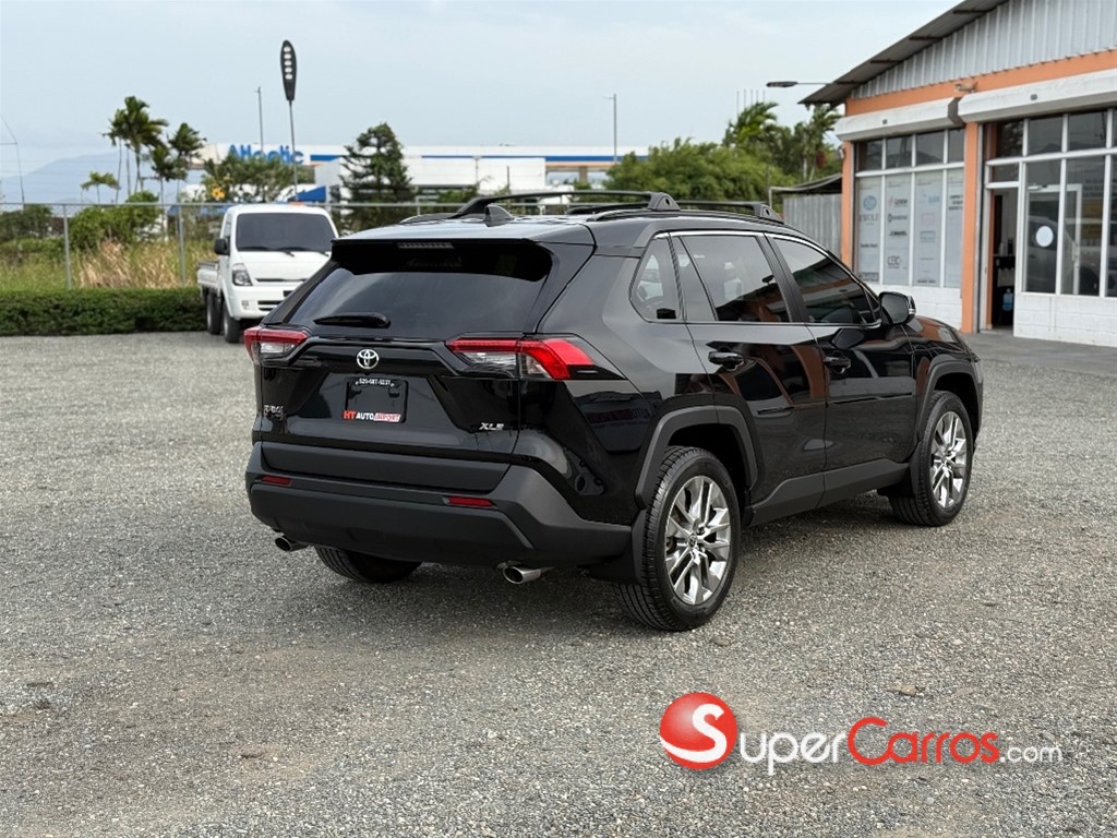 2021 Toyota RAV4 XLE Premium — foto 3 / 12