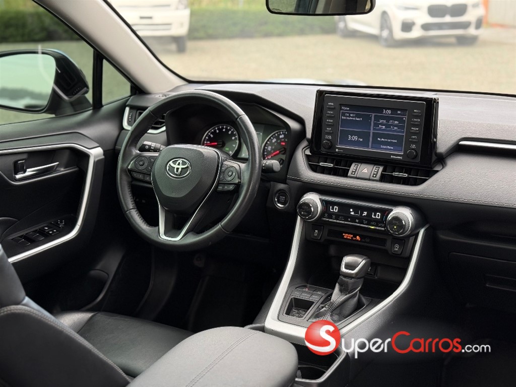 2021 Toyota RAV4 XLE Premium — foto 8 / 12