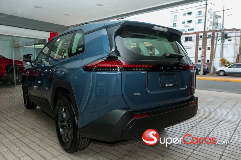 2027 Toyota RAV4 LE — foto 3 / 12