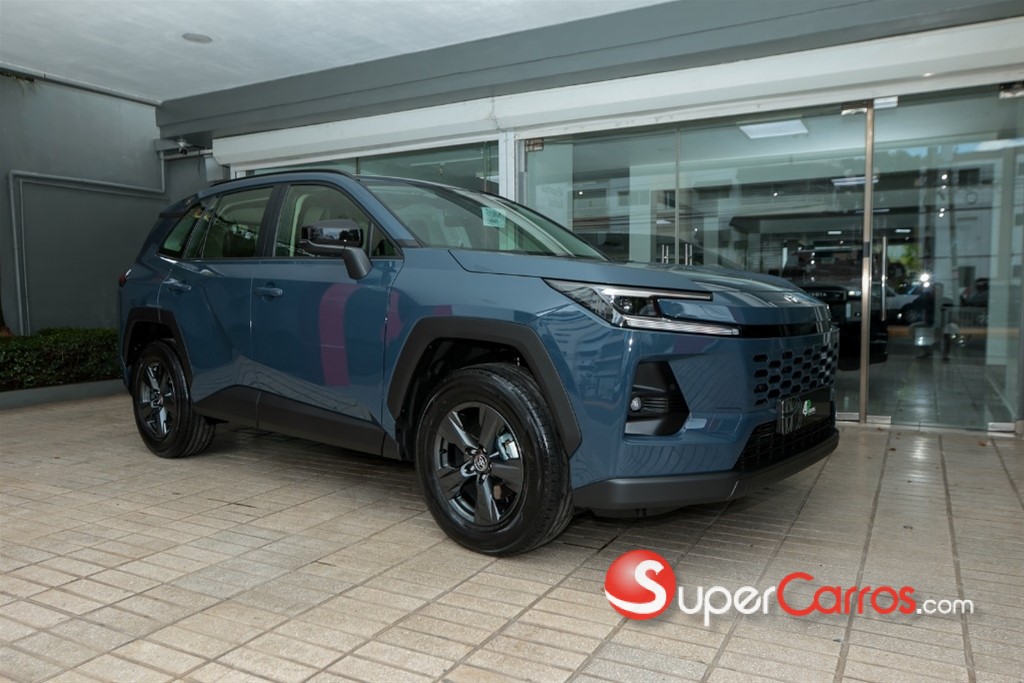 2027 Toyota RAV4 LE — foto 7 / 12