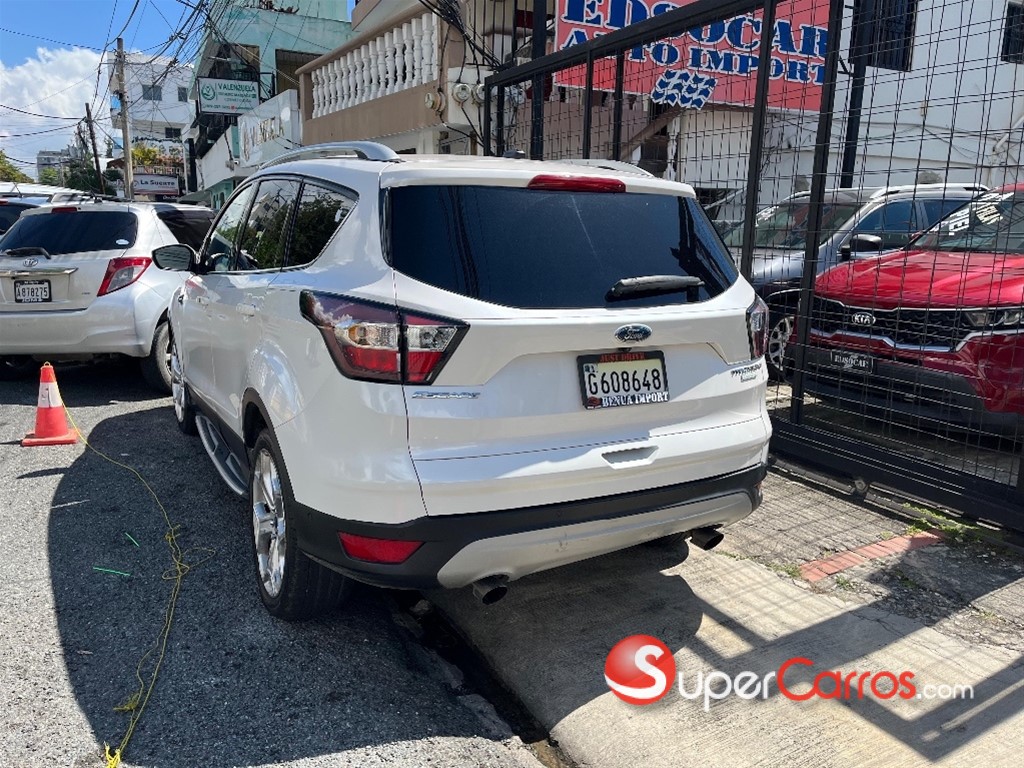 2017 Ford Escape Platinum — foto 3 / 10