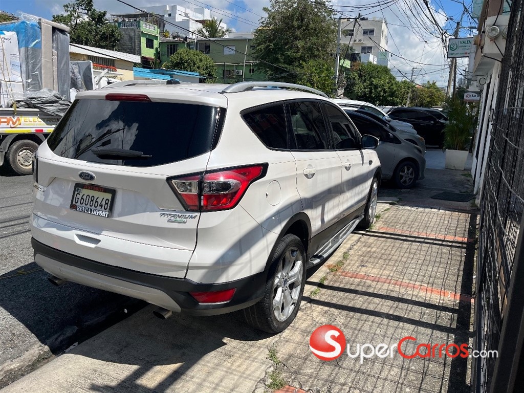2017 Ford Escape Platinum — foto 4 / 10