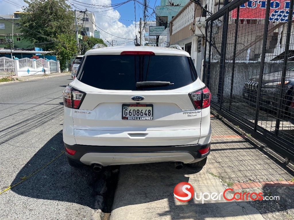 2017 Ford Escape Platinum — foto 5 / 10