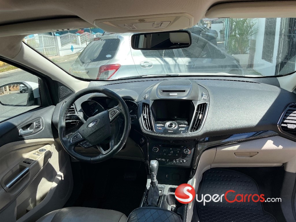 2017 Ford Escape Platinum — foto 8 / 10