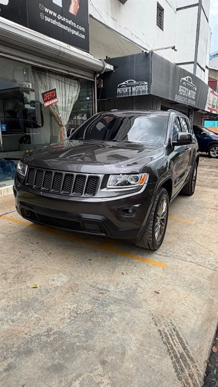 2016 Jeep Grand Cherokee Laredo 4x4 — foto 1 / 12