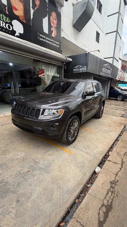 2016 Jeep Grand Cherokee Laredo 4x4 — foto 12 / 12
