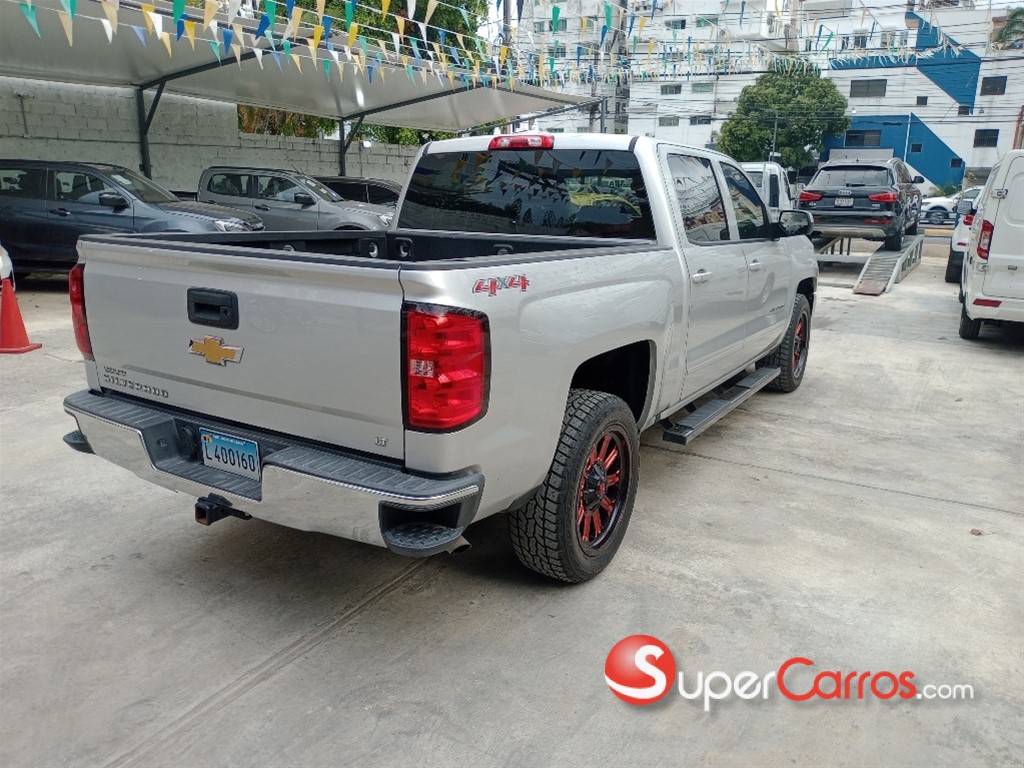 2017 Chevrolet Silverado — foto 4 / 8