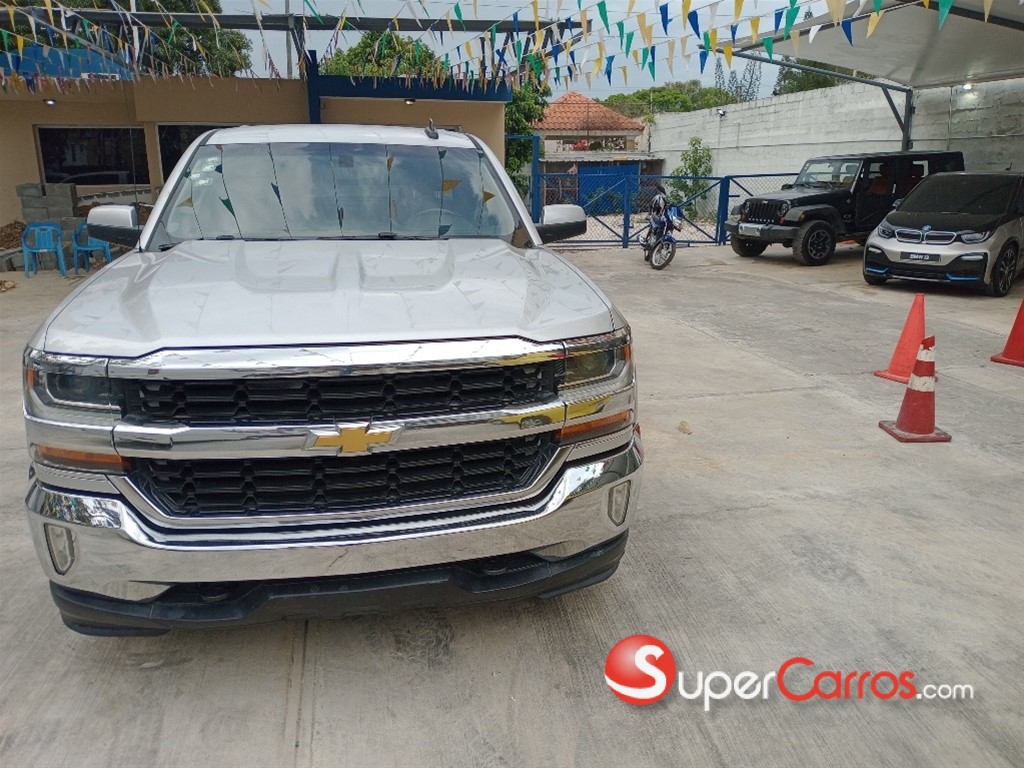 2017 Chevrolet Silverado — foto 7 / 8