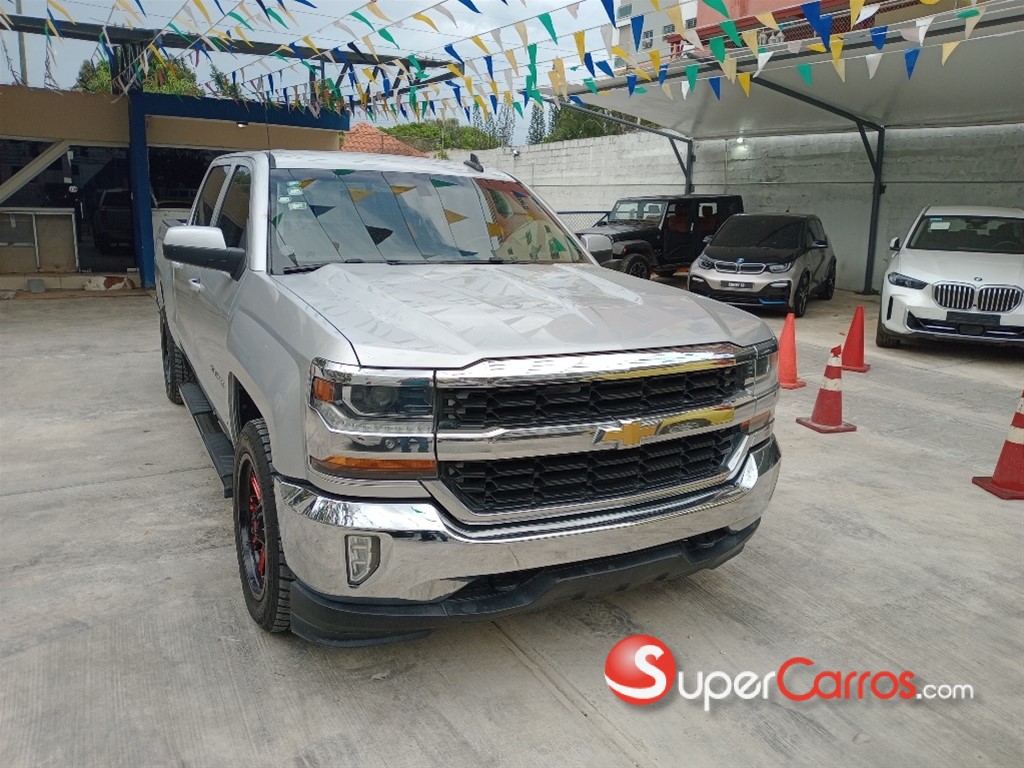 2017 Chevrolet Silverado — foto 8 / 8
