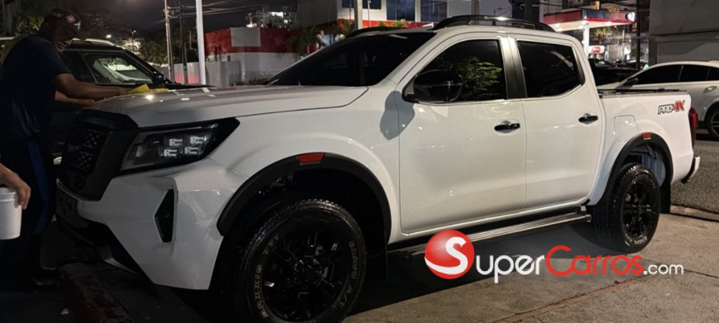 2025 Nissan Frontier Pro-4X — foto 3 / 9