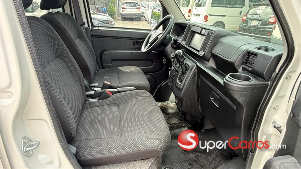 2020 Daihatsu Hijet — foto 5 / 11