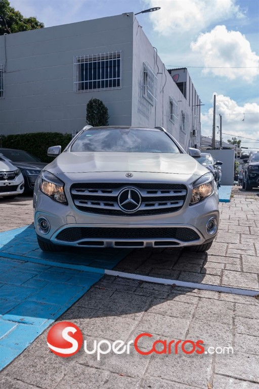 2018 Mercedes-Benz Clase GLA 250 4 Matic — foto 2 / 12