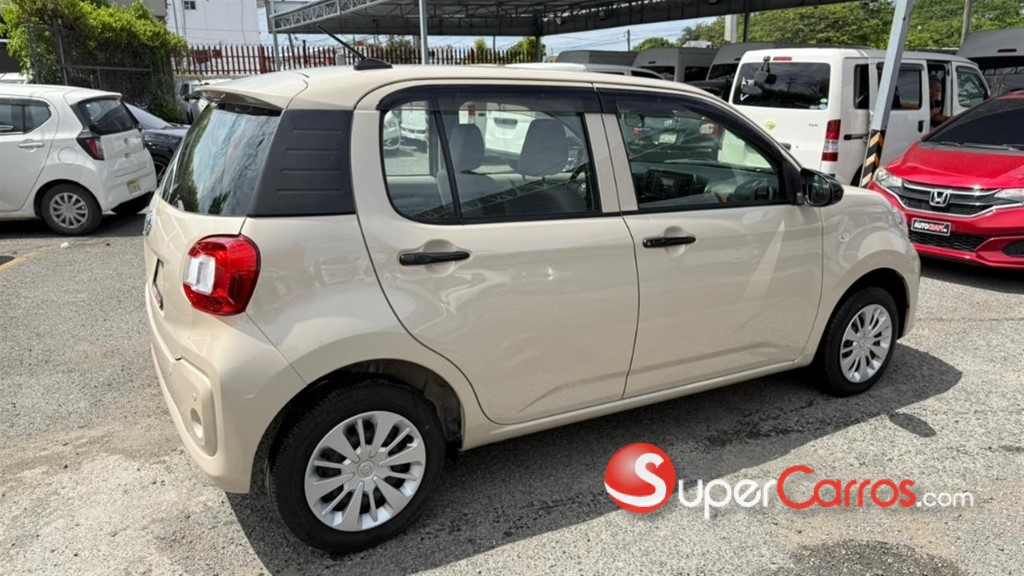 2021 Toyota Passo — foto 11 / 12