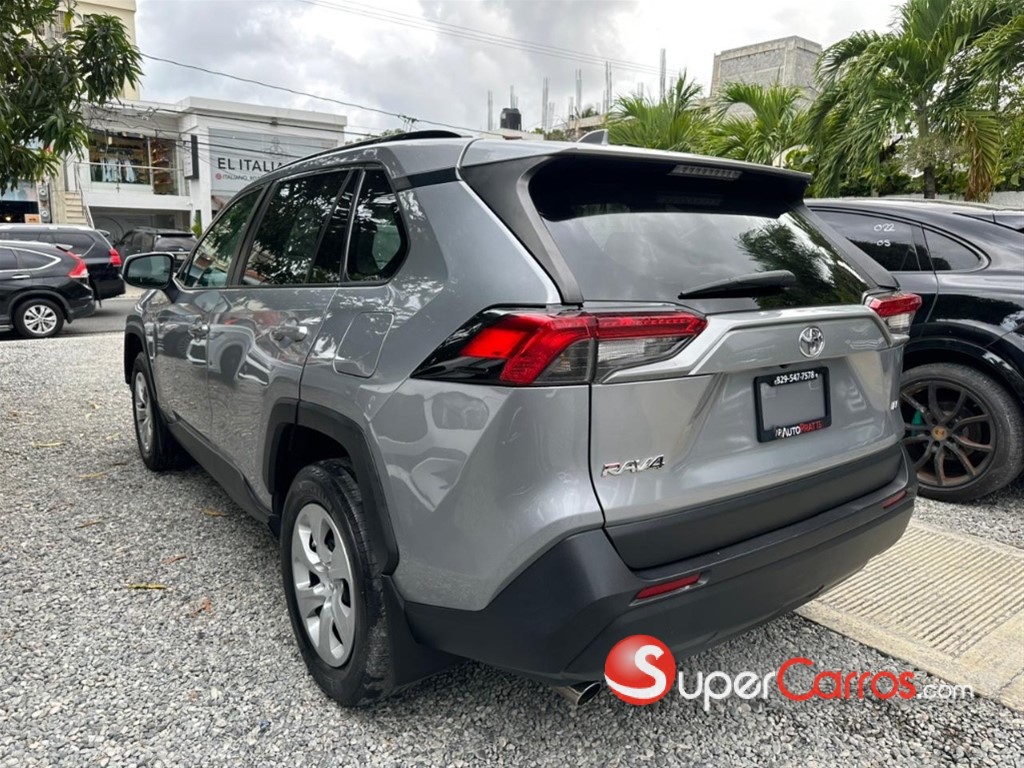 2021 Toyota RAV4 LE — foto 4 / 9