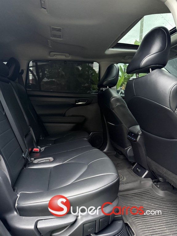 2021 Toyota Highlander Hybrid XLE — foto 9 / 12