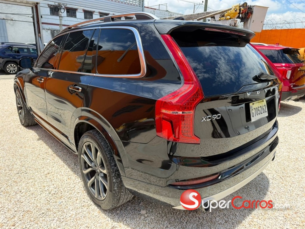 2018 Volvo XC90 Momentum T5 — foto 7 / 9