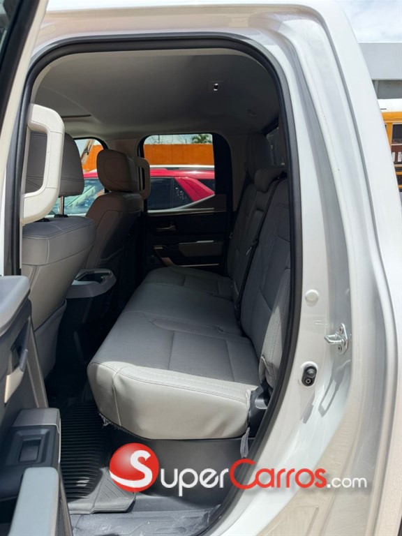2022 Toyota Tundra LIMITED — foto 8 / 12