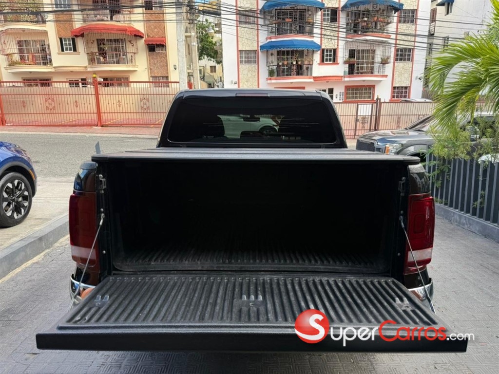 2022 Volkswagen Amarok — foto 11 / 12