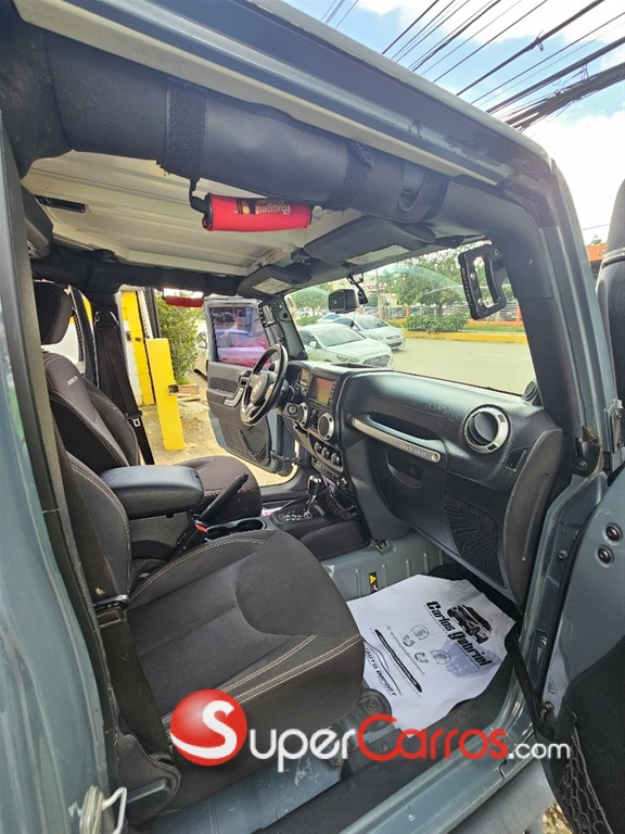 2014 Jeep Wrangler Rubicon — foto 8 / 10