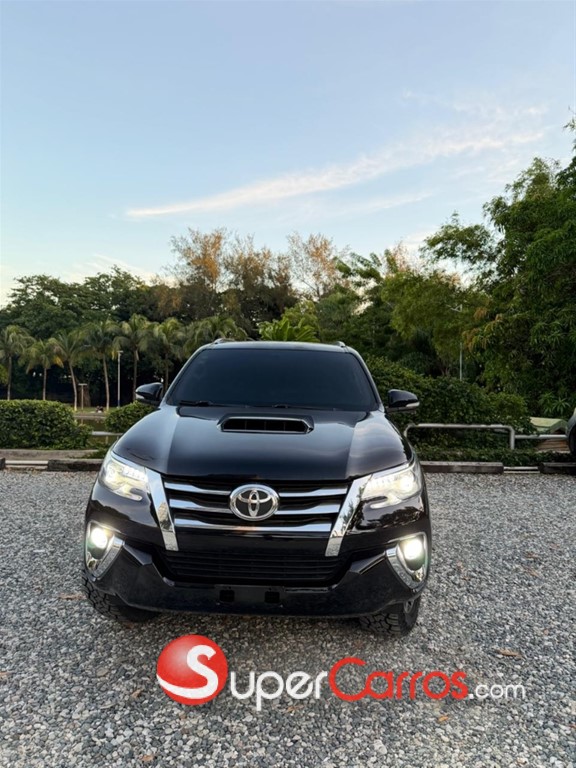 2017 Toyota Fortuner SRV