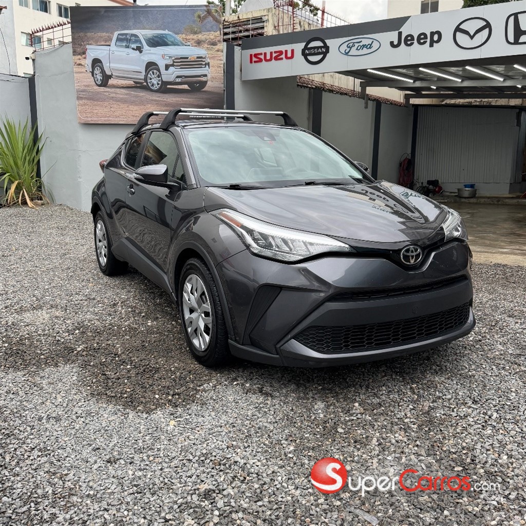 2020 Toyota C-HR XLE — foto 3 / 10