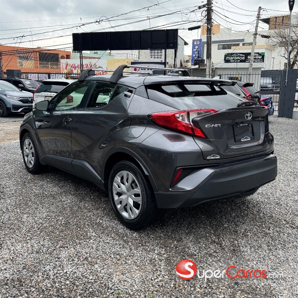 2020 Toyota C-HR XLE — foto 7 / 10